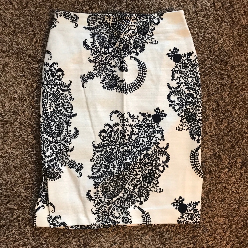PATTERNED Women’s Pencil Skirt